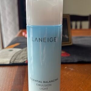 LANEIGE Essential Balancing Emulsion Light